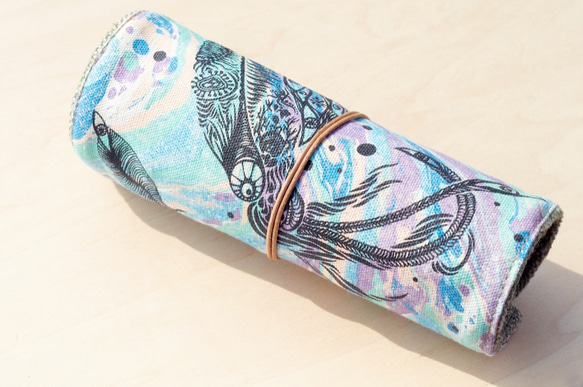 canvas pencase/手感捲軸/春捲筆袋 - 筆的水彩色房子(海洋生物發光透抽/烏賊)雙條皮繩fairtrade 第1張的照片