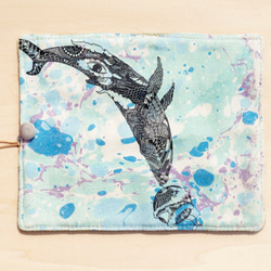 canvas pencase 情人節禮物/手感捲軸/春捲筆袋-筆的水彩色房子(潛入水裡的鯨魚)雙條皮繩fairtrade 第3張的照片