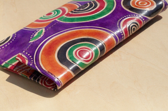 shanti leather限量一件手工山羊皮夾 / 手繪風格皮革錢包 / 長皮夾 - 圓形長盤普普風 ( 紫色 ) 第4張的照片