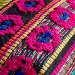手工麂皮側背包 / 刺繡側背包 / 摩洛哥地毯風肩背包 / 波西米亞側背包 / 民族拼接背包 - 綻放花朵魔幻地毯風 第5張的照片