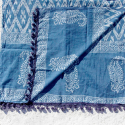 手織りの純粋な綿のスカーフ/インディゴブルー色素スカーフ野菜の染料/植生染めコットンスカーフ - 青トーテムと幾何学的な毛玉タッ 2枚目の画像