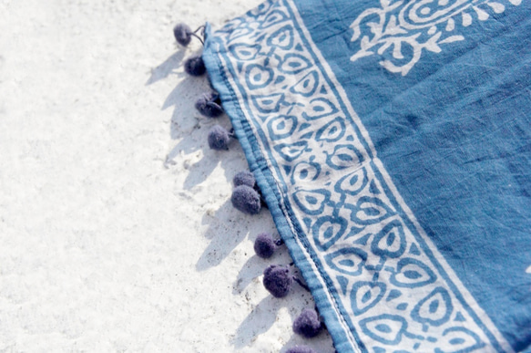 手織りの純粋な綿のスカーフ/インディゴブルー色素スカーフ野菜の染料/植生染めコットンスカーフ - 青トーテムと幾何学的な毛玉タッ 4枚目の画像