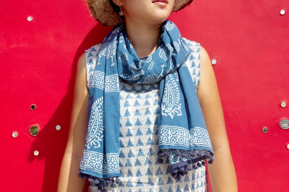 手織りの純粋な綿のスカーフ/インディゴブルー色素スカーフ野菜の染料/植生染めコットンスカーフ - 青トーテムと幾何学的な毛玉タッ 6枚目の画像
