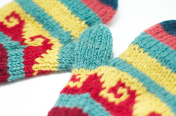 winter accessory 限量一件手織純羊毛針織手套 / 可拆卸手套 - 費爾島圖騰 wool gloves 第8張的照片