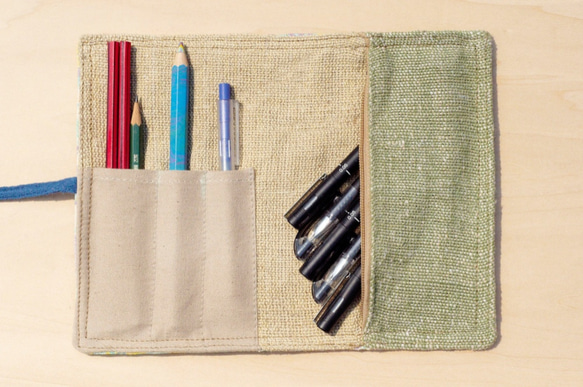 聖誕禮物 文房具手繪渲染筆袋 手感捲軸 春捲筆袋 - 筆的水彩色房子4 ( 藍色綁帶 ) canvas pencase 第7張的照片