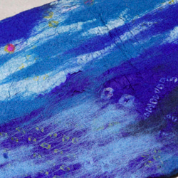 母親節禮物 限量手工羊毛氈絲巾 / 濕氈絲巾 / 水彩藝術感圍巾 / 羊毛漸層感絲巾 - 藍色天空 + 湛藍地中海海洋 第7張的照片