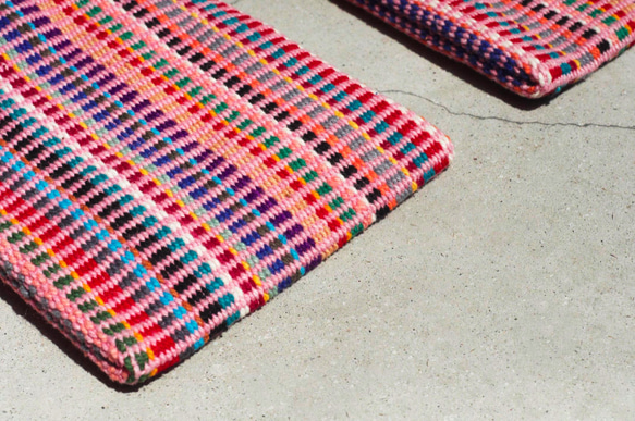 携帯電話のポーチ財布のiphoneの自然な手織りカラフルな虹のシェル携帯電話のセット - 虹色の色フェアトレード 3枚目の画像
