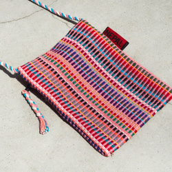 携帯電話のポーチ財布のiphoneの自然な手織りカラフルな虹のシェル携帯電話のセット - 虹色の色フェアトレード 5枚目の画像