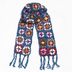 聖誕節禮物 限量一件 手工鉤織羊毛圍巾 / 花朵鉤織絲巾 / 鉤織圍巾 / 手工編織絲巾 / 花朵編織拼接羊毛絲巾-藍色 第1張的照片