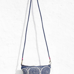インディゴブルー色素幾何 - 綿の布ショルダーバッグ/バックパック斜め刺繍/刺繍ハンドショルダーバッグ/バッグは、青色染料/携帯 5枚目の画像