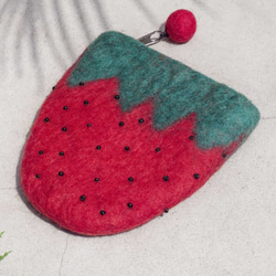 聖誕禮物 情人節禮物 生日禮物 閨蜜禮物 交換禮物 羊毛氈收納包 民族風包 悠遊卡套 手機包 零錢包 耳機袋-刺繡草莓 第6張的照片