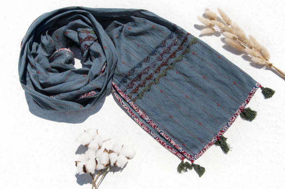 クリスマスギフト交換ギフトクリスマスマーケットエスニックスタイルの森の誕生日ギフト手縫いの純綿シルクスカーフ/純綿刺繍スカーフ/ 2枚目の画像