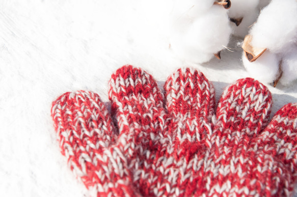 母親節 情人節禮物 新年禮物 民族風 森林系 生日禮物  手織羊毛針織手套/針織純羊毛保暖手套/全趾手套-北歐風漸層草莓 第2張的照片