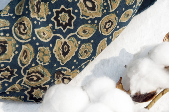 母親節 情人節禮物 新年禮物 民族風 森林系 生日禮物 手織純綿絲巾 手工木刻印植物染圍巾 藍染棉絲巾-藍色沙漠清真寺 第5張的照片