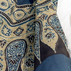 母親節 情人節禮物 新年禮物 民族風 森林系 生日禮物 手織純綿絲巾 手工木刻印植物染圍巾 藍染棉絲巾-藍色沙漠清真寺 第7張的照片