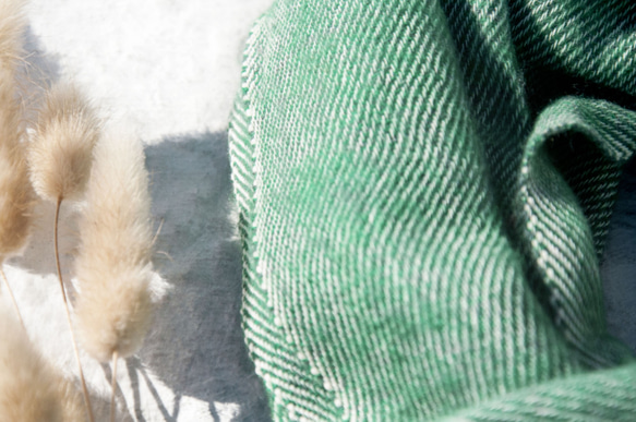 聖誕禮物 母親節禮物 情人節禮物 交換禮物 畢業禮物 生日禮物 純羊毛絲巾/手工針織圍巾/編織圍巾/純羊毛圍巾-綠色森林 第6張的照片