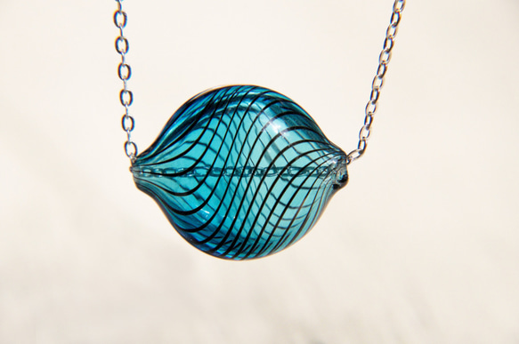 聖誕禮物 Glass necklace / 簡約感 / 法式條紋口吹玻璃項鍊 短鏈 長鏈 - 深海 deep blue 第2張的照片