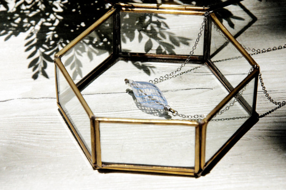 Glass Necklace 情人節禮物 / 簡約感 / 限量手工法式旋轉口吹玻璃項鍊 - 藍色圓舞曲 第8張的照片