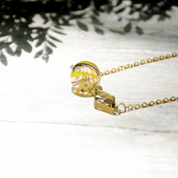 Glass brass Necklace 情人節禮物 / 簡約感 / 法式玻璃項鍊 - 鏤空黃銅 + 焦糖口吹玻璃 第4張的照片