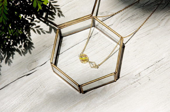 Glass brass Necklace 情人節禮物 / 簡約感 / 法式玻璃項鍊 - 鏤空黃銅 + 焦糖口吹玻璃 第7張的照片