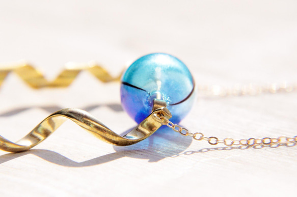 Glass Necklace / 幾何風 / 法式條紋口吹玻璃項鍊 短鏈 長鏈 鎖骨鍊 - 漸層水藍色的漩渦 第2張的照片