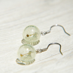 Glass earrings / 簡約感 / 法式旋轉圓舞曲玻璃球耳環 / 耳飾 - 綠色森林 ( 可改夾式 ) 第3張的照片