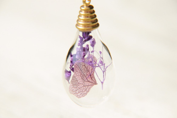 Flower bookmark / 植物系 / 法式金屬質感玻璃球書籤 文房具 - 森林系楓葉葉片+ 紫色花朵 第9張的照片