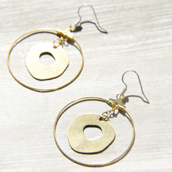 Brass earrings / 簡約感 / 復古金黃色調黃銅耳環 - 圓形幾何美學 第2張的照片