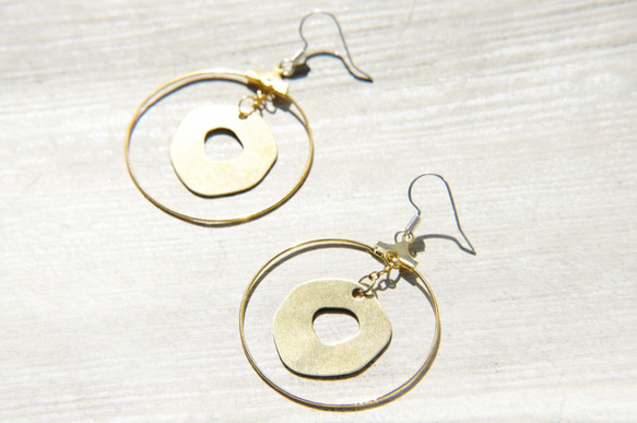 Brass earrings / 簡約感 / 復古金黃色調黃銅耳環 - 圓形幾何美學 第2張的照片