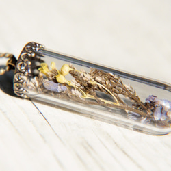 Flower necklace / 森林女孩 / 法式透明感玻璃球古典項鍊 - 薰衣草lavender + 黃色滿天星 第1張的照片