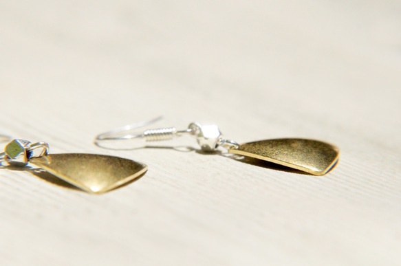 brass earrings 情人節禮物 / 簡約感 / 復古色調黃銅耳環 - 三角型幾何美學 ( 夾式 / 耳針式 ) 第2張的照片