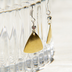 brass earrings 情人節禮物 / 簡約感 / 復古色調黃銅耳環 - 三角型幾何美學 ( 夾式 / 耳針式 ) 第7張的照片