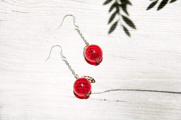 fruit earrings / 簡約感 / 法式旋轉圓舞曲玻璃球耳環 / 耳飾 - 紅色蘋果 ( 夾式 / 耳針式 ) 第5張的照片