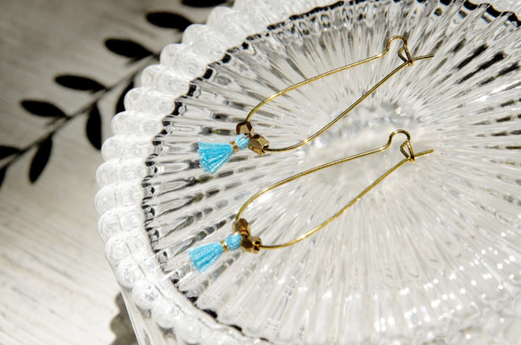 boho earrings / 簡約感 / 復古金黃色調黃銅耳環 耳針 - 橢圓形幾何美學流蘇(天藍色) 第7張的照片