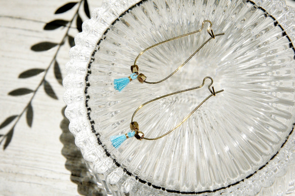 boho earrings / 簡約感 / 復古金黃色調黃銅耳環 耳針 - 橢圓形幾何美學流蘇(天藍色) 第8張的照片