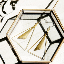 brass earrings / 簡約感 / 復古金黃色調黃銅耳環 - 三角幾何美學 ( 夾式 / 耳針式 ) 第5張的照片