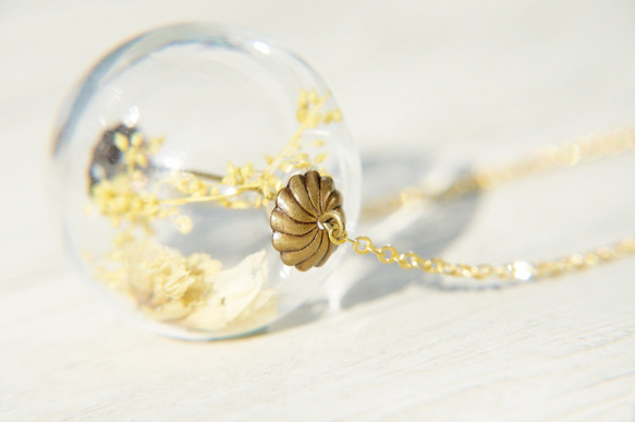 flower necklace / 森林系 / 法式乾燥花玻璃項鍊 鎖骨鏈 短鏈 長鏈 - 黃色植物藤蔓 + 黃色情人草 第2張的照片