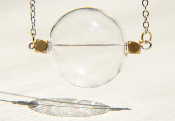 glass necklace 情人節禮物 / 透明系 /英式圓球玻璃球黃銅項鍊 - 透明星球 simple planet 第1張的照片