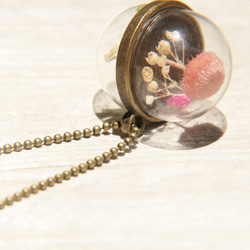 flower necklace / 森林系 / 透明感玻璃球乾燥花項鍊 -浪漫花朵的雙面世界 double world 第4張的照片