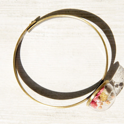 flower bracelet 情人節禮物 / 森林系 / 玻璃乾燥花古銅手環 - 春天的森林 第3張的照片