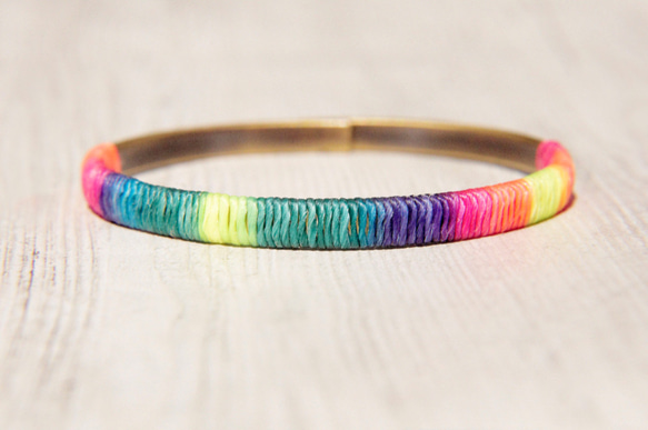 colorful bracelet 情人節禮物 / 簡約感 / 法式古銅手環 手鐲 手鍊 - 彩虹漸層色蠶絲蠟線 第2張的照片