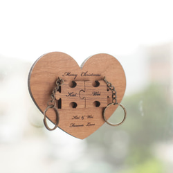 客製化情人節禮物結婚禮物 經典款柚木原木拼圖鑰匙圈-愛心底座雙片組-壁掛款 第1張的照片