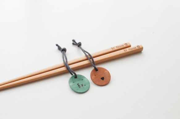 結婚入厝禮物客製化姓名皮革筷子 - 兩雙 第4張的照片