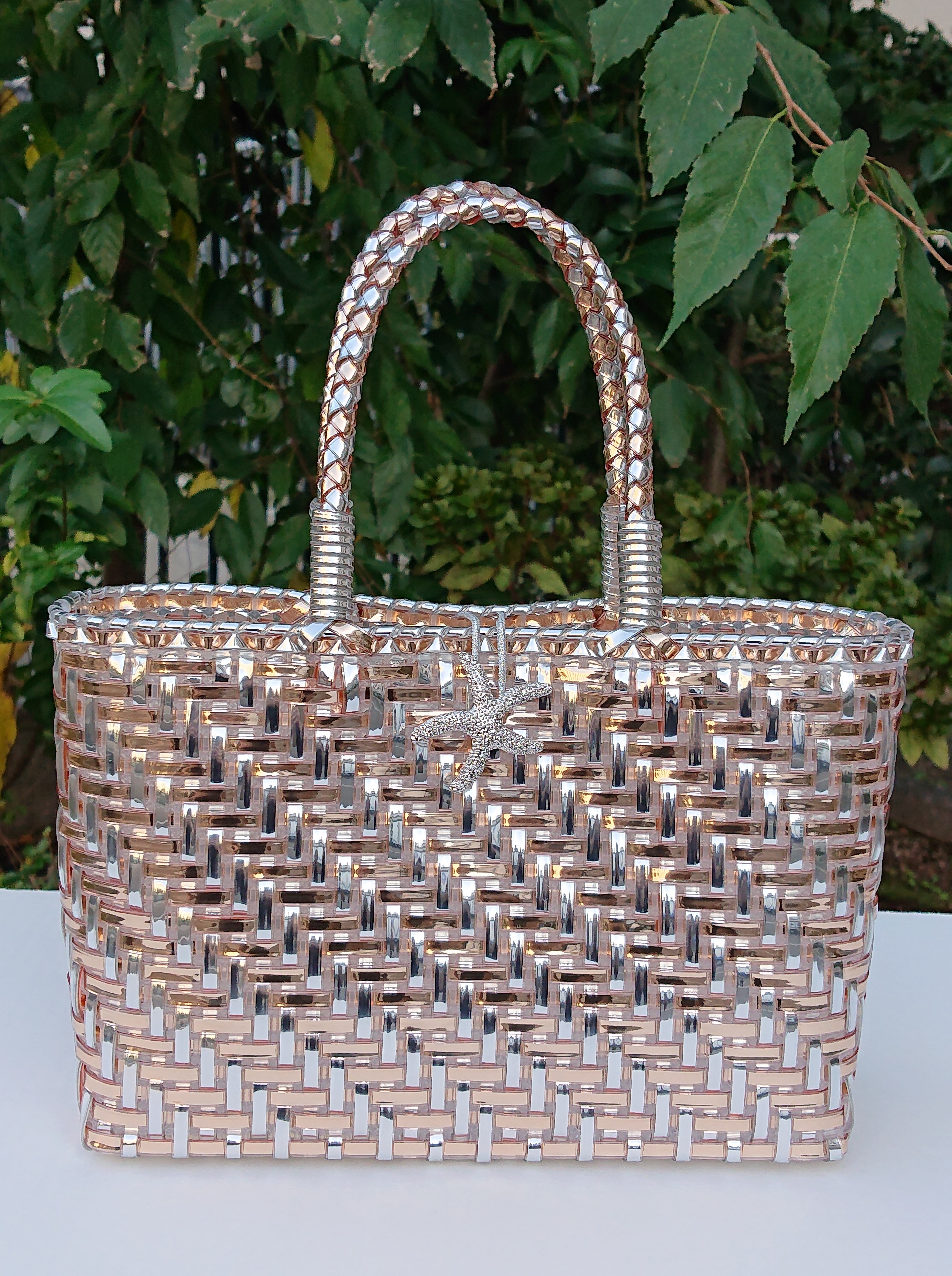 お勧めハンドメイド  書籍「いちばん美しいテープバッグの教科書」の掲載作品No.4の製作キット