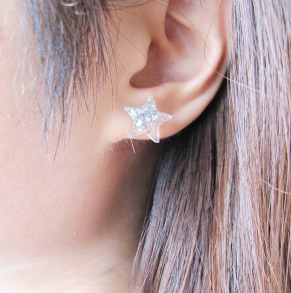 ＊Rosy Garden＊流星銀色透光星星水晶膠耳環 可換耳夾式 第4張的照片