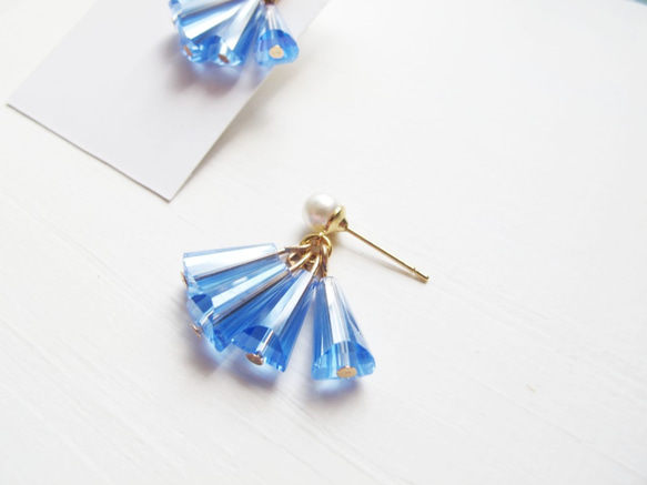 ＊Rosy Garden＊湖水藍色芭蕾舞裙子柱狀水晶耳環 可換夾式 第3張的照片