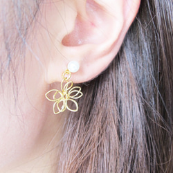 Rosy Garden 五瓣花朵簡約線條垂吊耳環 可換耳夾式 第4張的照片