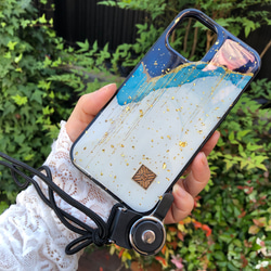 グリッターiPhoneケース 大理石　ブルー　ネイビー　金箔　レジン　オリジナルストラップつき 3枚目の画像