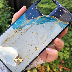グリッターiPhoneケース 大理石　ブルー　ネイビー　金箔　レジン　オリジナルストラップつき 6枚目の画像