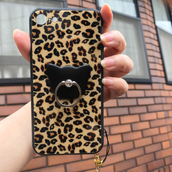 帶有施華洛世奇貓環豹紋的 iPhone 手機殼 第3張的照片